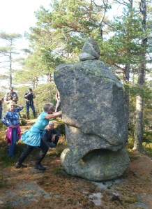 Ruggesteinen er et skjeldent naturminne og grensemerke mellom Grimstad, Herefoss og Birkenes.